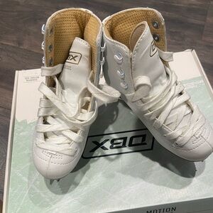 Ice skates DBX, size 11 Junior